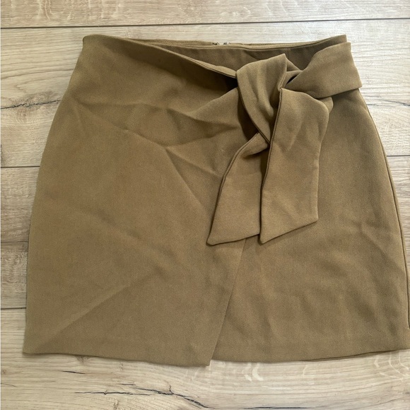 Wilfred Wrap Front Skirt Size 2 - Picture 2 of 2